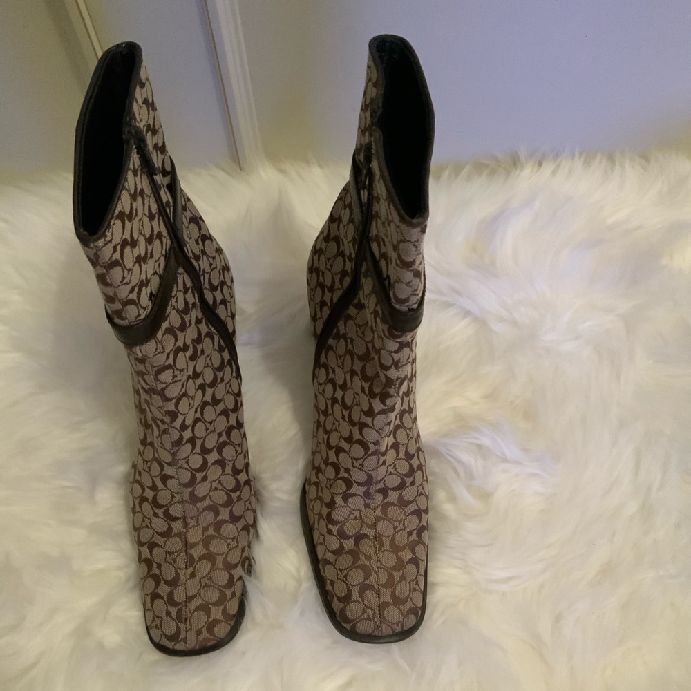Women Coach Shoe